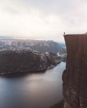 Haga click para ver la imagen ampliada preikestolen.jpg