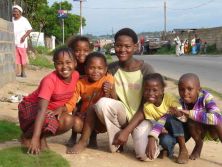 Haga click para ver la imagen ampliada sowetokids08d.jpg